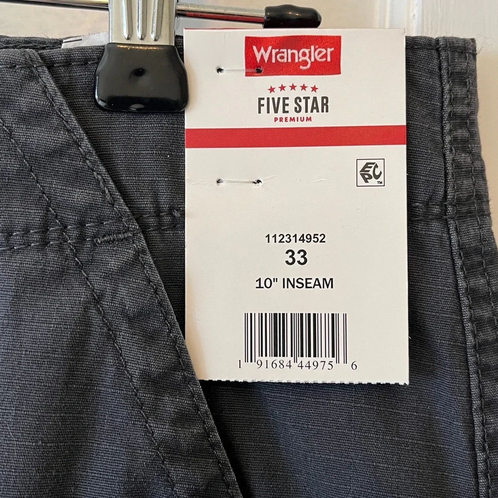 NWT Wrangler Cargo Cotton Shorts Men's 33 X 10